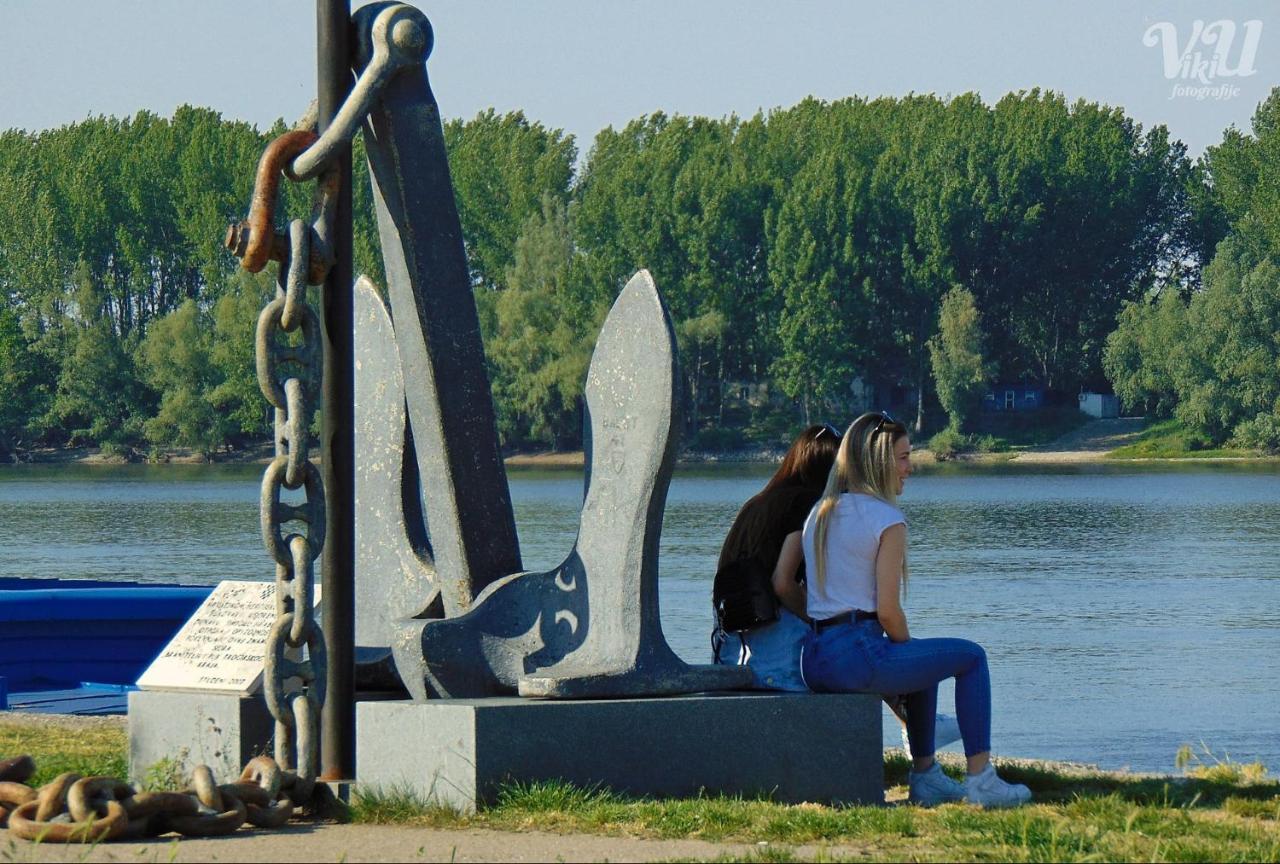 Petros Apartmani Vukovar Esterno foto