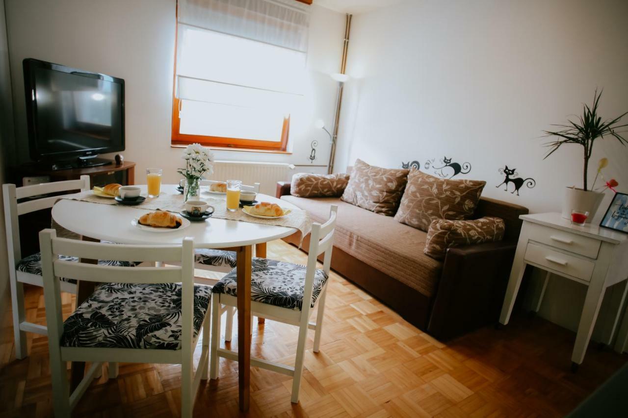 Petros Apartmani Vukovar Esterno foto