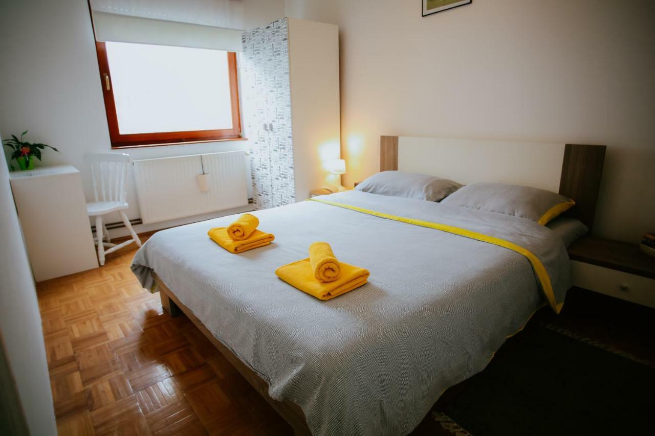 Petros Apartmani Vukovar Esterno foto