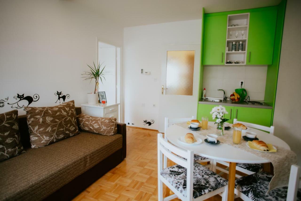 Petros Apartmani Vukovar Esterno foto