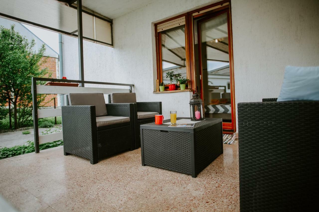 Petros Apartmani Vukovar Esterno foto