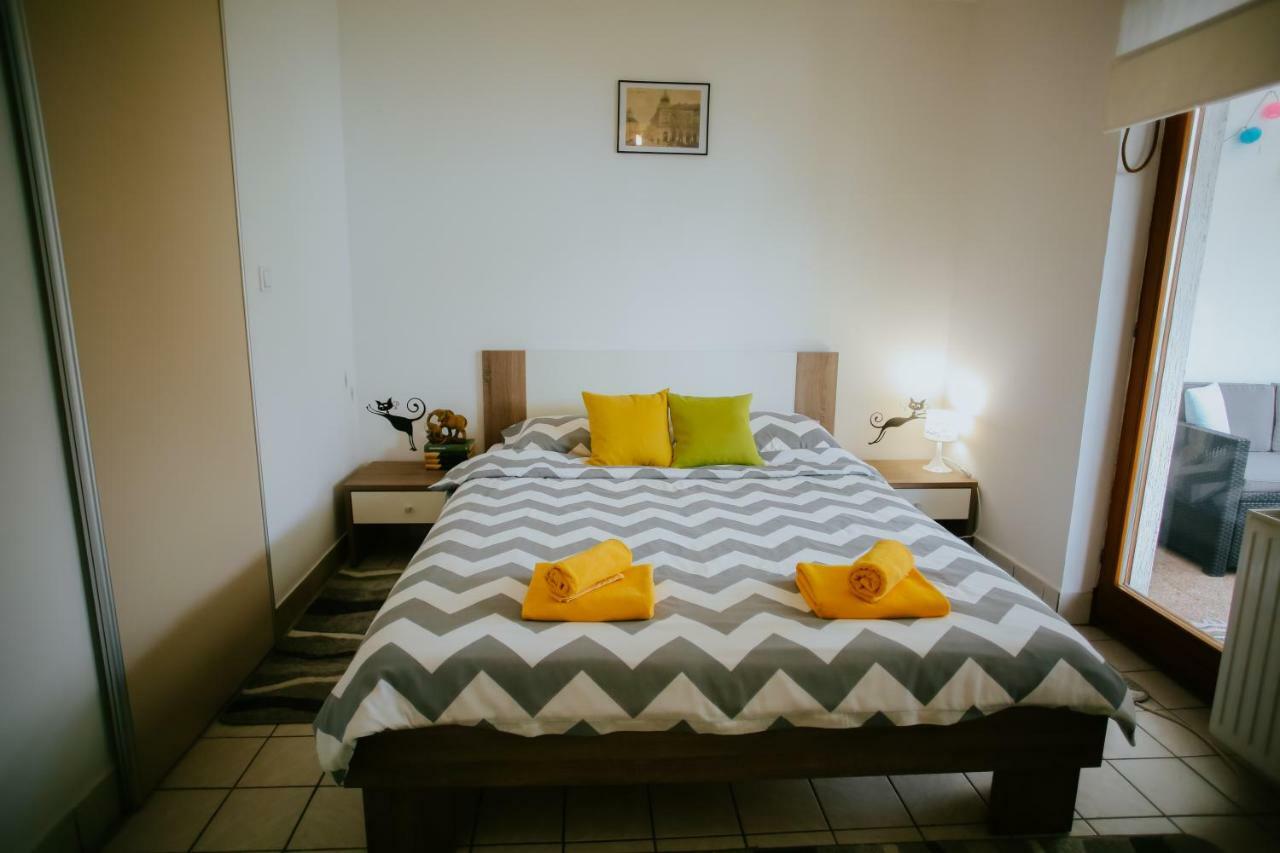 Petros Apartmani Vukovar Esterno foto