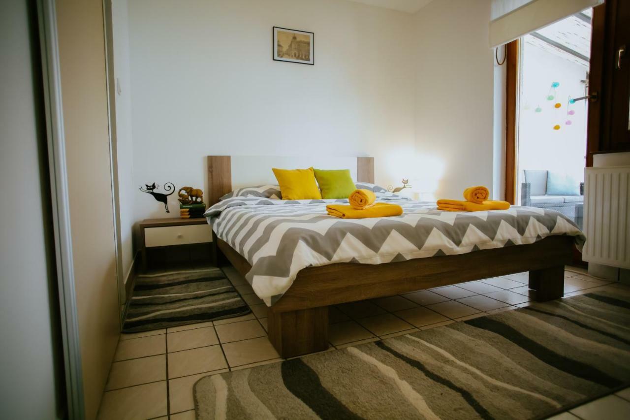Petros Apartmani Vukovar Esterno foto
