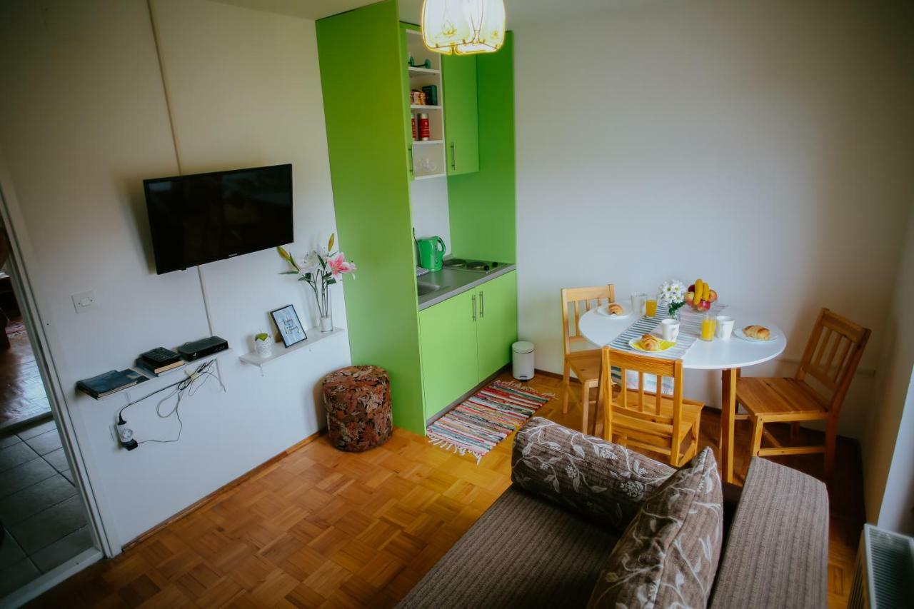 Petros Apartmani Vukovar Esterno foto