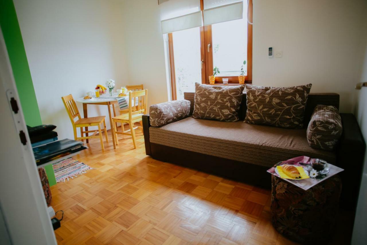 Petros Apartmani Vukovar Esterno foto