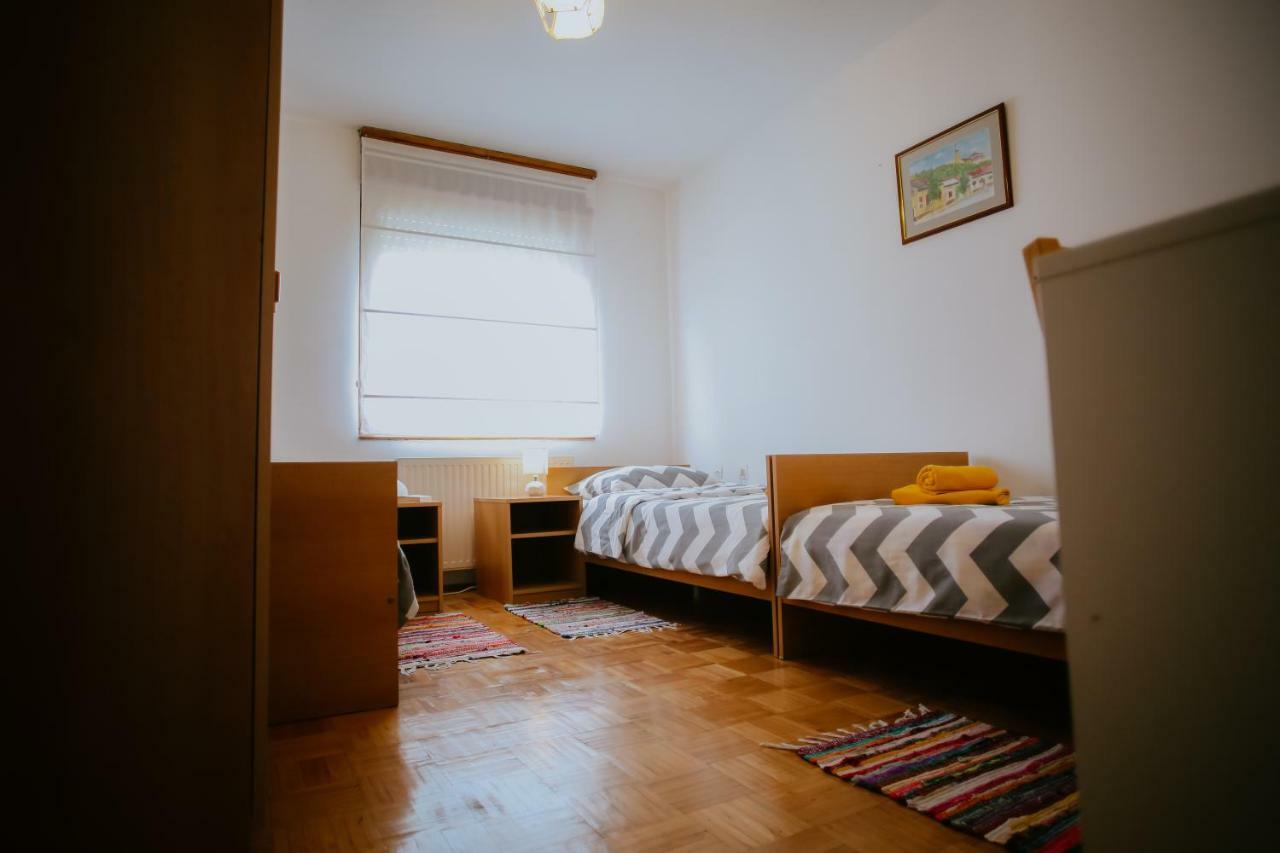 Petros Apartmani Vukovar Esterno foto