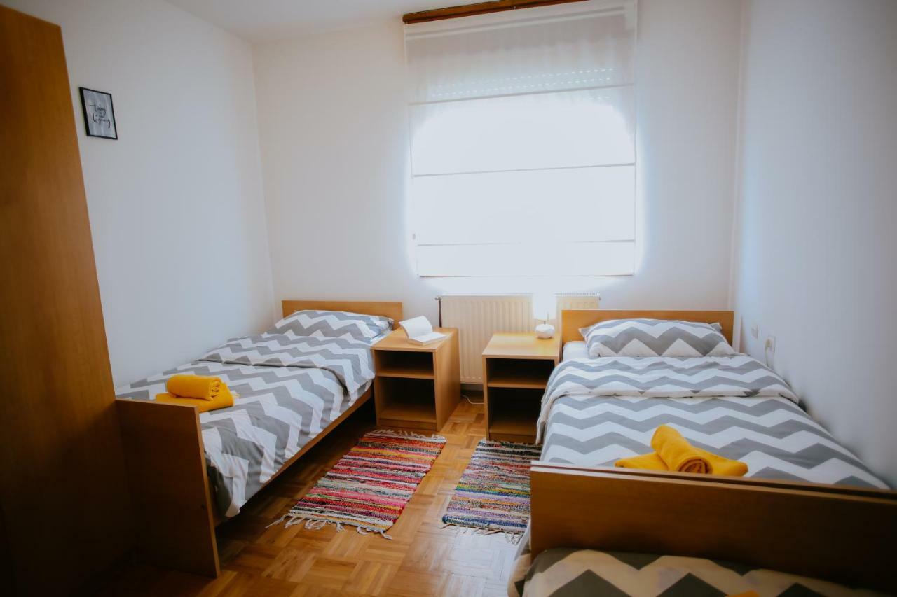 Petros Apartmani Vukovar Esterno foto