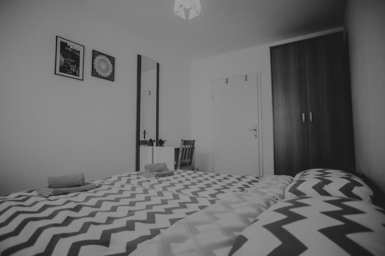 Petros Apartmani Vukovar Esterno foto