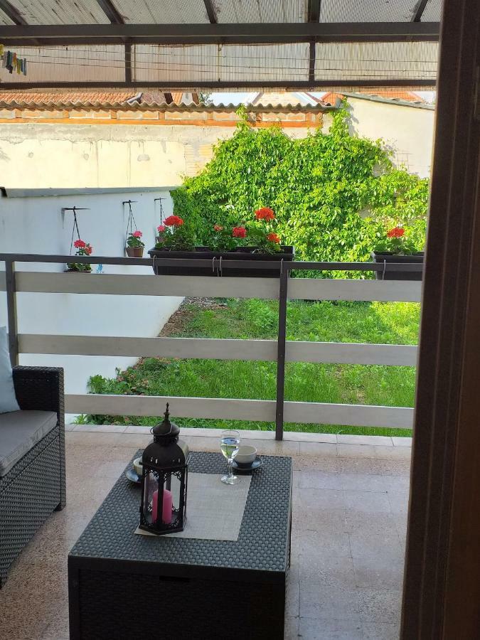 Petros Apartmani Vukovar Esterno foto